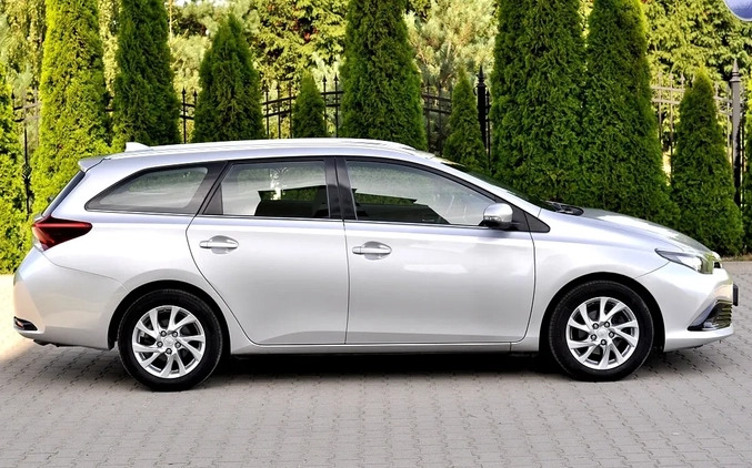 Toyota Auris cena 45900 przebieg: 142000, rok produkcji 2017 z Maków Podhalański małe 781